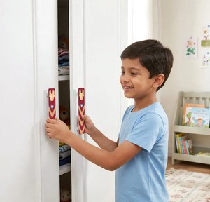 Poignées de tiroir décoratives en bois d'acacia pour enfants, poignées de commode Ironman pour chambre d'enfant, poignées de porte pour enfants, vente en gros - Product Image 5