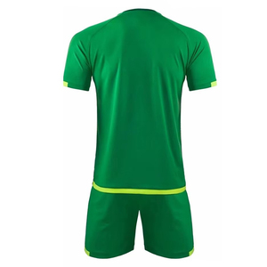 Ensemble maillot et short de football vert en polyester avec bordure jaune fluo pour les matchs sportifs - Product Image 1