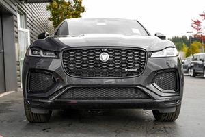 SUV Usado 2025 de Alto Rendimiento, Estilo R-Dynamic, Versión S - Product Image 2