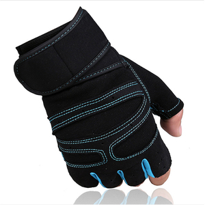 Gants d'entraînement demi-doigts en polyester 2026 en gros avec sangle de poignet réglable pour hommes et femmes, respirants, pour cyclisme, fitness et gym - Product Image 3