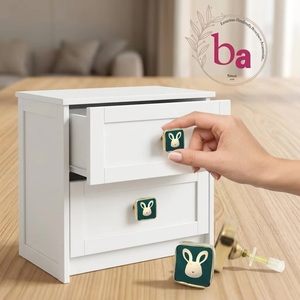Pomo de gabinete de resina y latón con diseño de conejo, moderno, para el hogar o bar, ecológico, multifuncional, de fácil instalación. - Product Image 2