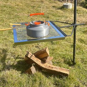 Parrilla Giratoria de Acero Resistente para Fogatas, Ajustable 360 Grados, Parrilla Portátil para Exteriores, Equipo de Cocina para Exteriores - Product Image 1