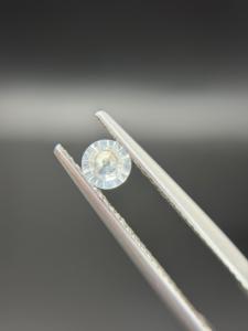 Pierre de saphir blanc naturel de 4,5 mm, 0,40 carat, taille brillant ronde, pierre précieuse lâche avec jeu de couleurs, Sri Lanka, pour la fabrication de bijoux - Product Image 1
