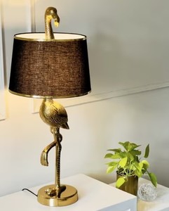 โคมไฟตั้งโต๊ะฟาร์มเฮาส์ดีไซน์ฟลามิงโกพร้อมโป๊ะผ้า |   ฐานหลอดไฟ E26 |   โรงแรมขนาดกลางใช้ไฟตกแต่งบ้านสไตล์หรูหรา - Product Image 2