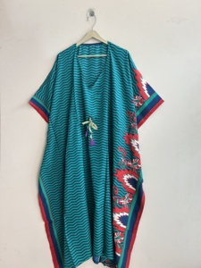 Caftán de Seda Sari Indio Vintage Surtido, Vestido Floral Recto Hecho a Mano Ecológico para Mujer, Maxi de Lujo para Uso Diario - Product Image 3