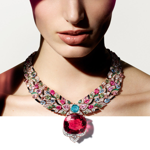 Collar con Colgante de Oro Rosa de Lujo con Rubí como Piedra Principal, Diseño Floral, Joyería para Mujer para Fiestas - Product Image 2