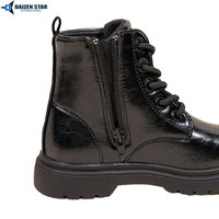 Vente en gros d'usine DAIZEN STAR INTERNATIONAL, bottes d'école en cuir verni noir de haute qualité, couleurs et logo personnalisables