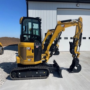 Mini-excavatrice CAT 303 CR à vendre maintenant, avec une puissance et une polyvalence exceptionnelles pour les travaux de terrassement, d'aménagement paysager et d'excavation. - Product Image 2