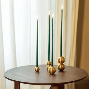 Ensemble de bougies LED coniques sans flamme, base en or élégante et unique, décoration d'intérieur - Product Image 1