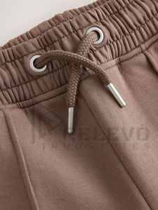 กางเกงขาสั้นผู้ชายทรงสมาร์ทแคชชวล เอวยางยืดถักทอ ผ้าฝ้าย 100% เป็นมิตรกับสิ่งแวดล้อม ความยาวระดับเข่า เนื้อผ้าหนา คุณภาพดี ขายส่ง - Product Image 3