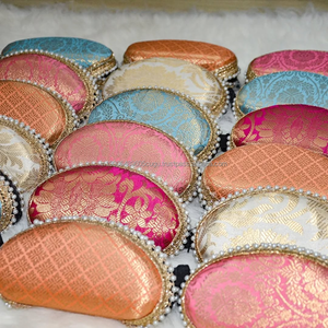 Venta al por mayor de gafas de sol decorativas cubierta/estuches dama de honor India Haldi Favor bolsa de gafas de boda, regalo de devolución Shagun para invitados - Product Image 5