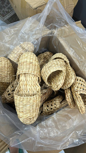 Pantoufles artisanales vietnamiennes en jacinthe d'eau, chaussures tissées naturelles, écologiques, pour la maison, fournisseur en gros pour l'exportation - Product Image 5