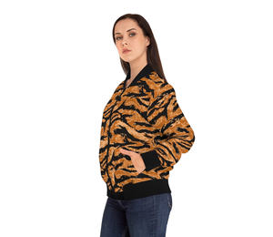 Blouson Bomber Varsity Personnalisé Imprimé Léopard Camouflage Matelassé Imperméable Réversible en Soie Satinée Tricotée avec Impression par Transfert Thermique - Product Image 4