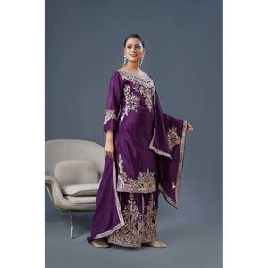Conjunto de Top, Pantalón y Dupatta con Bordado Intenso y Trabajo de Lentejuelas, Talla XL - Product Image 5