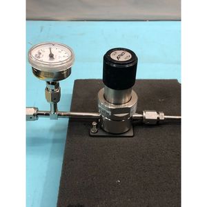 Régulateur de pression APTECH AP5008S4MTSCMK + 3X - Équipements et pièces semi-conductrices d'occasion fiables à l'échelle mondiale chez - Product Image 5