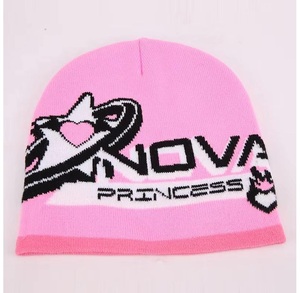 Gorro de Invierno Personalizado con Logotipo, Unisex, Forro de Satén, 100% Acrílico, Puño Jacquard, Estilo Urbano, Ajustable - Product Image 3