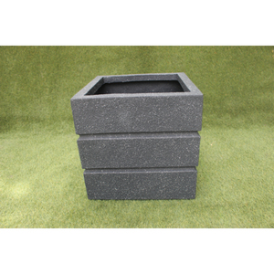 Pot de fleurs carré en fibre de verre série Cubo, design classique Axis, léger, durable, avec trou de drainage et finition sculptée à la main - Product Image 2