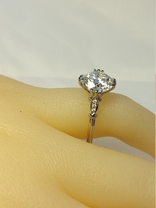 Anillo de Moissanita Redonda de 2.5Ct con Corte Antiguo, Anillo de Compromiso Solitario, Anillo de Oro Sólido, Anillo de Estilo Vintage, Anillo con Corte Antiguo, Regalo - Product Image 4