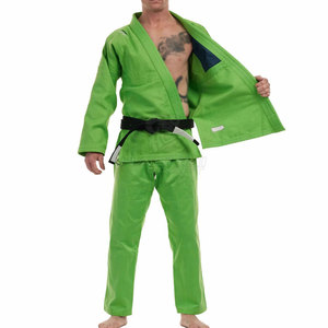Vêtements d'arts martiaux durables pour hommes, y compris un uniforme de karaté classique au toucher confortable, à vendre - Product Image 5