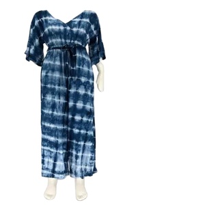 Venta caliente Casual Tie Dye Romper Jumpsuit para mujer cuello en V patrón Floral pantalones de pierna ancha sueltos cintura Natural transpirable playa - Product Image 1