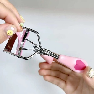 Recourbe-cils rose avec poignée et pince en acier inoxydable pour un recourbement précis des cils - Product Image 4