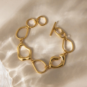 Pulsera de Cadena Gruesa de Acero Inoxidable Chapada en Oro de 18K al por Mayor con Cierre de Palanca y Empaque Personalizado - Product Image 4