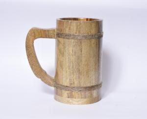 แก้วเบียร์ไม้สีน้ำตาลเข้ม งานแฮนด์เมดสไตล์วินเทจ เป็นมิตรกับสิ่งแวดล้อม ป้องกันการรั่วซึม ล้างในเครื่องล้างจานได้ เหมาะเป็นของขวัญสำหรับโอกาสทางธุรกิจ - Product Image 4