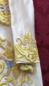 Vestido con Bordado Dorado de Jesús, Traje Blanco Dorado Hecho a Medida con Bordado a Mano Personalizado - Product Image 4