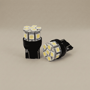 HYUGA Nueva Luz de Freno Trasera de 2 Filamentos T20 7440/7443 13SMD*5050 LED, Reemplazo de Luz de Freno LED para Automóvil - Product Image 1