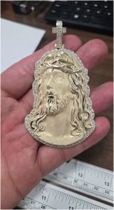 Pendentif Visage de Jésus entièrement serti de Moissanite VVS en Or Jaune, Croix Tendance, Meilleure Vente, Hip Hop Bling, Luxe, Bijou d'Affirmation Religieux - Product Image 2