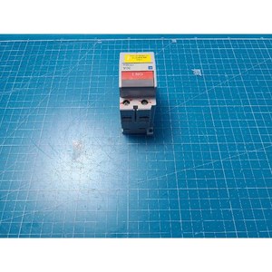 Série Fuji CP30F - Protecteur de circuit bipolaire MCP CP30FM-2P010, utilisé comme pièce détachée pour équipement semi-conducteur d'époque - Product Image 3
