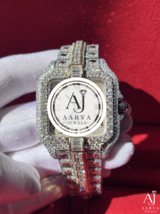 Montre de luxe AARVA JEWELS carrée en acier inoxydable 38 mm, quartz analogique avec cristal saphir et accents de diamants, unisexe - Product Image 4