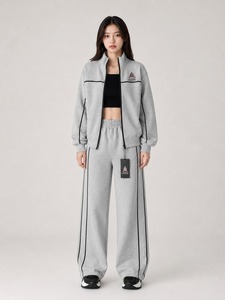 Conjunto Deportivo Elegante para Mujer con Material Suave y Ajuste Flexible, Ideal para Gimnasio, Running, Yoga y Actividades Casuales - Product Image 1