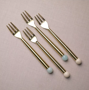 Ensemble de fourchettes à dessert en acier inoxydable doré avec poignées colorées, fourchettes de luxe pour gâteaux et fruits pour la table - Product Image 3
