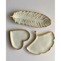 Ensemble de plats et plateaux de service en émail blanc Assiettes de haute qualité Réutilisables en forme de cœur Style feuille de Gingko Plateaux en émail Lot de 3