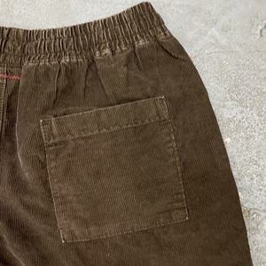 Shorts Jogger Homme Personnalisés en Molleton Français Délavé Effet Usé avec Cordon de Serrage et Motif Uni Style Décontracté - Product Image 2