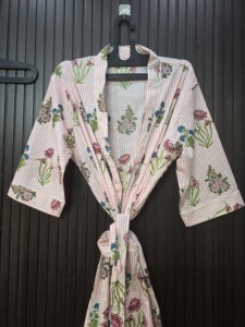 Robe de Douche Kimono Faite à la Main, Robe de Maternité, Cadeaux pour Femmes, Haut Kimono, Robe de Nuit, Robe de Plage - Product Image 1
