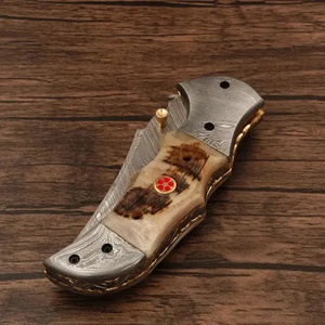 Cuchillo de Acero de Damasco Recto Plegable para Camping y Caza con Mango de Hueso, Funda de Cuero Personalizable OEM, Grado Industrial 58HRC - Product Image 2