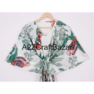 Kaftán Corto Hecho a Mano en India con Estampado Floral, Ecológico, Lavable, Ropa de Dormir Natural, Kimono, Vestido, Cubrebaño Corto para la Playa - Product Image 2