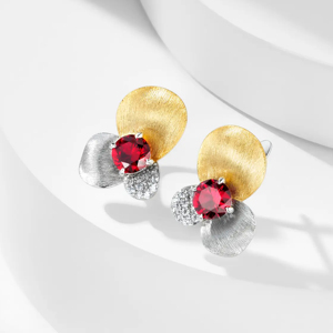 Pendientes de Plata 925 con Flor y Rubí, Chapados en Oro de 22k, Minimalistas, para Uso Diario, para Mujer - Product Image 3