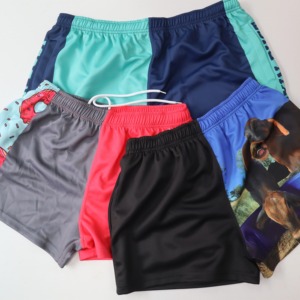 Shorts de sport unisexe en polyester respirant et anti-humidité à taille élastique avec imprimé camouflage tête de cochon personnalisé pour adultes - Product Image 5