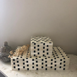 Boîte de rangement pour bijoux en bois avec incrustations en os, faite à la main, organisateur décoratif de luxe pour table de maquillage et décoration de chambre - Product Image 1