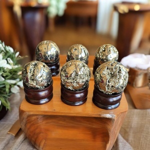 Esfera de Cristal de Pirita Peruana Natural de Alta Calidad, Bola Tallada a Mano Pulida, Decoración Feng Shui para el Amor, la Sanación y la Atracción de Dinero - Product Image 4
