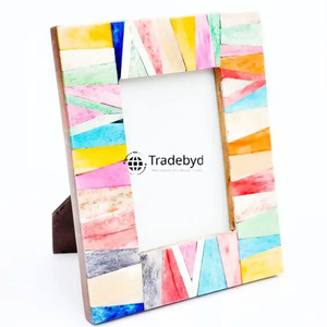 Marco de Fotos Artesanal Premium con Incrustaciones de Hueso y Acabado Brillante Hecho a Mano por Tradebyd - Product Image 1