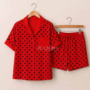 ชุดนอนผ้าไหมสำหรับผู้หญิง Cosh International Greek Apparel Delta Sigma Sorority ลายจุดสีแดง พิมพ์ลายทันสมัย - Product Image 1
