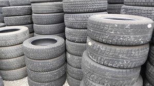 Pneus usagés pour voitures, vente en gros de pneus usagés pour camions en Allemagne, expédition vers la Malaisie, le Mexique, les Pays-Bas, le Royaume-Uni, les États-Unis, l'Autriche - Product Image 3