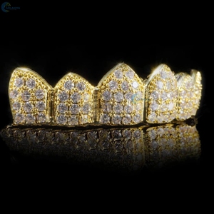Grillz en or jaune 14 carats entièrement sertis de diamants de laboratoire VVS1, ensemble haut et bas pour hommes - Product Image 3