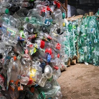 Bala de Residuos de Botellas de Poliuretano / Chatarra Plástica Reciclada / Grado de Moldeo por Soplado de Excelente Calidad para Fibras