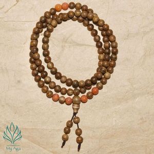 Bracelet Mala de luxe en bois d'agar naturel vietnamien 108 perles avec 6 perles de corail rouge et 102 perles de bois d'agar naturel de 6 mm, minimaliste, unisexe - Product Image 3