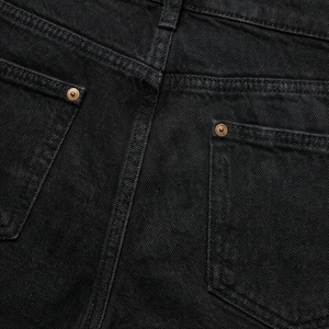 Shorts de Mezclilla Premium para Mujer, Pantalones Cortos Casuales Personalizados, Diseño Moderno y Desgastado, Cómodos para el Verano, con Cintura con Logotipo - Product Image 5